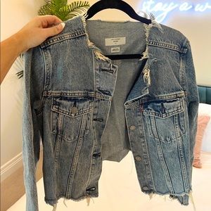 Super cute denim jacket from Levi’s